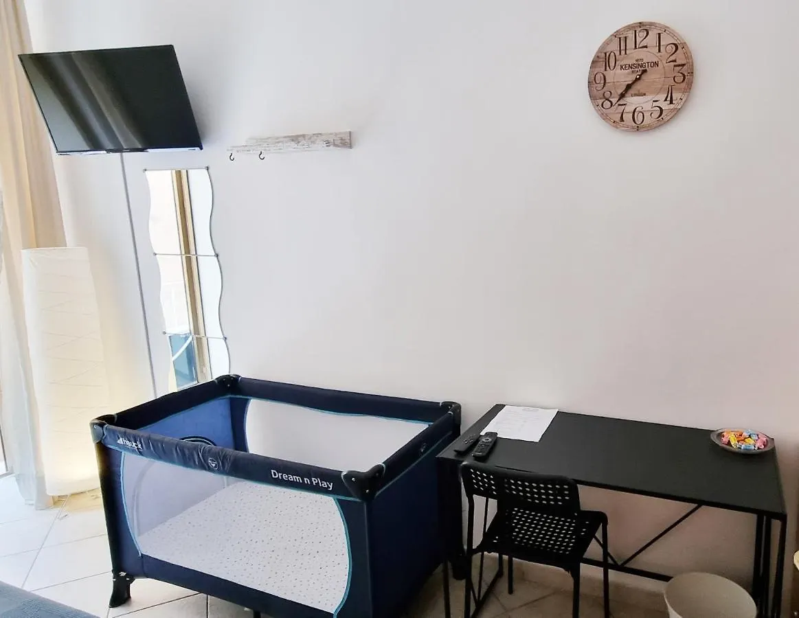 The Queen Bed & Breakfast Naples Italy